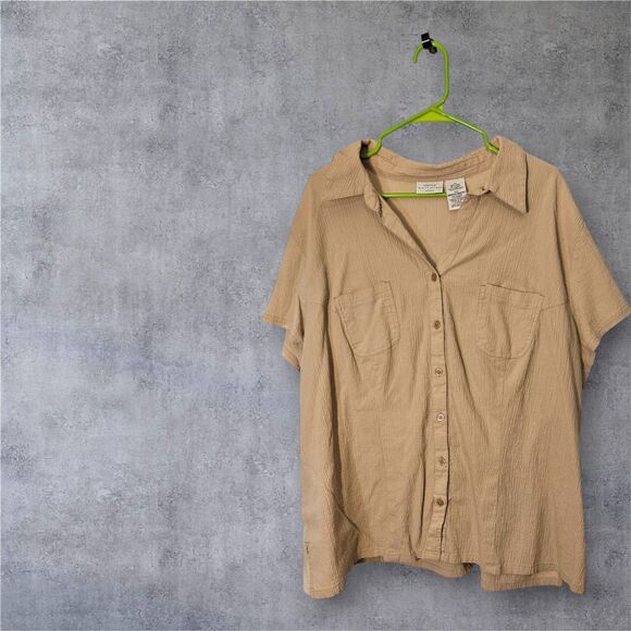 Womens White Stage Plus Size Short Sleeve Button Down Blouse -- ITEM #3397 - Picture 2 of 3